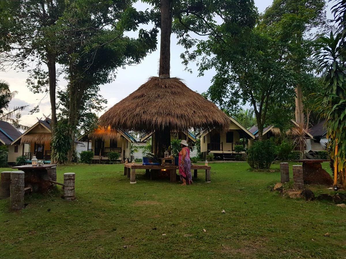 ฺbay Yard Hut Hotel Koh Chang Eksteriør billede